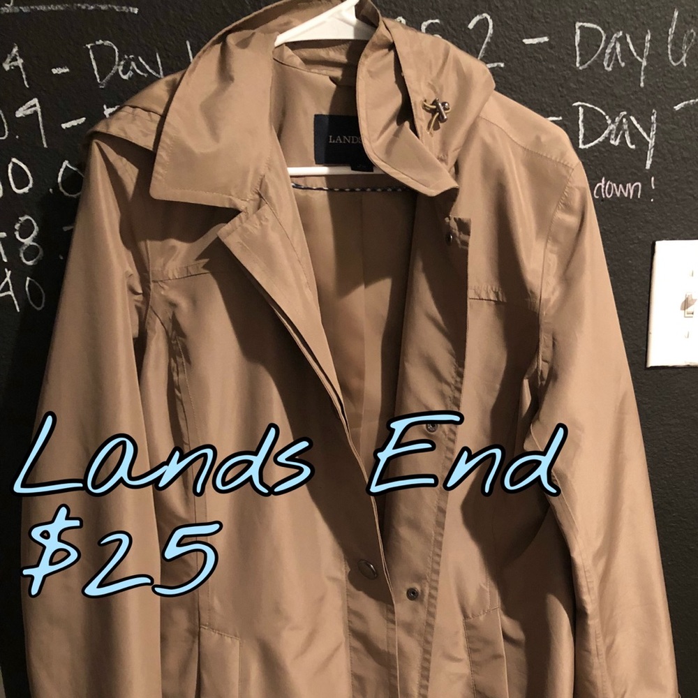 Lands End Raincoat ☔️
